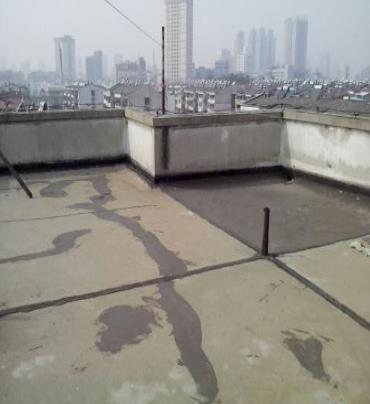 永嘉漏水维修 楼顶漏水是什么原因，楼顶漏水维修方法是什么?
